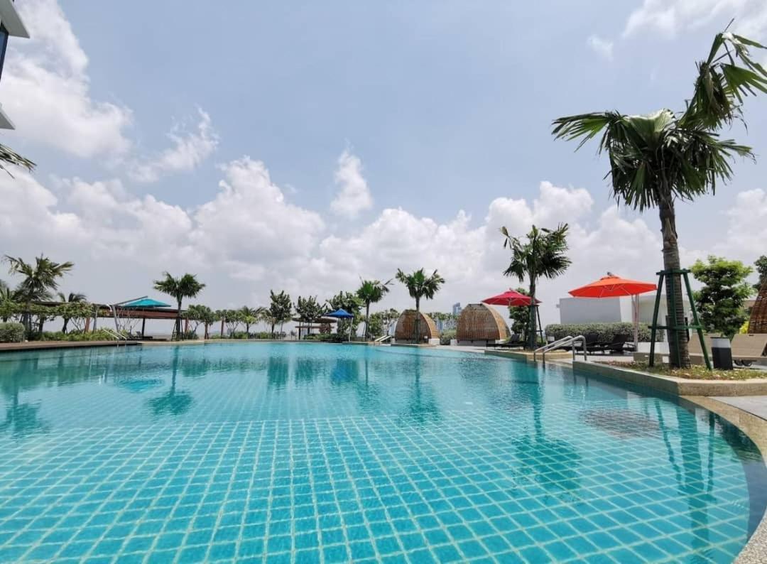 Almas Cozy Studio Escape Netflix 100Mbps Bystay Nusajaya  Exterior foto