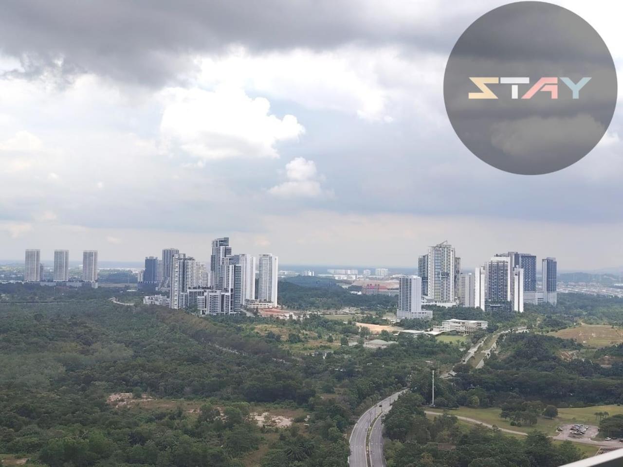 Almas Cozy Studio Escape Netflix 100Mbps Bystay Nusajaya  Exterior foto
